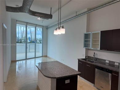 Beautiful 2 bedrooms 2 baths residence with Pool and patio views