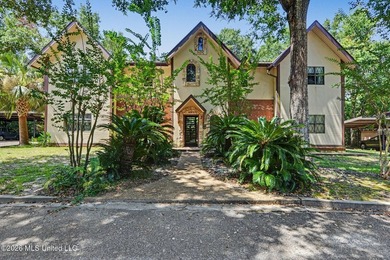 Welcome to effortless coastal living in the heart of Bay St - photo 1