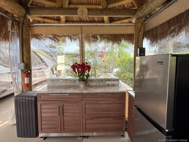 Welcome to paradise, where stunning views and comfort come - photo 4
