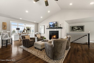 Nestled in the scenic hills of Hope, Idaho, this beautifully - photo 15