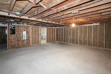 Waterfront opportunity with extraordinary potential in Northport - photo 18