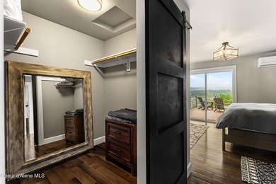 Nestled in the scenic hills of Hope, Idaho, this beautifully - photo 24