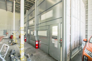 High-End Auto Body Shop & Prime Real Estate - For Sale in - photo 4