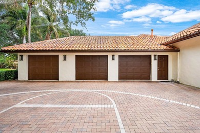 Beautifully reimagined and fully updated single story estate in - photo 13