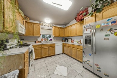 2 bedroom 2 bathroom with partially converted garage to 3rd - photo 14