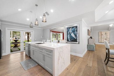 Beautifully reimagined and fully updated single story estate in - photo 16