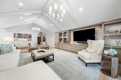Beautifully reimagined and fully updated single story estate in - photo 18