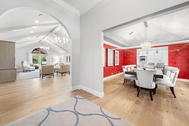 Beautifully reimagined and fully updated single story estate in - photo 20