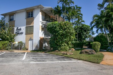 Lake Osborne Condo For Sale in Lake Worth Beach Florida