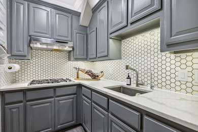 This exceptional estate in Castle Hills Golf and Country Club is - photo 24