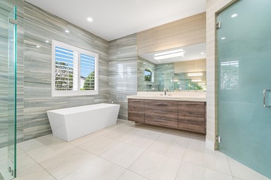 Beautifully reimagined and fully updated single story estate in - photo 27