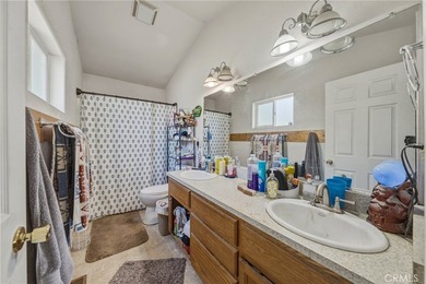 2 bedroom 2 bathroom with partially converted garage to 3rd - photo 28
