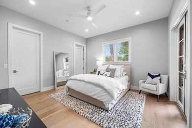 Beautifully reimagined and fully updated single story estate in - photo 32
