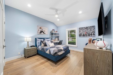 Beautifully reimagined and fully updated single story estate in - photo 36