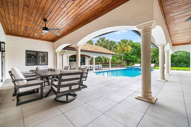Beautifully reimagined and fully updated single story estate in - photo 41
