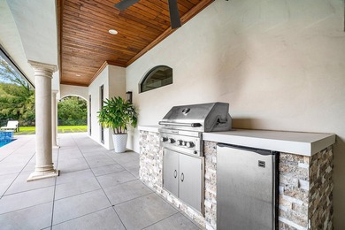 Beautifully reimagined and fully updated single story estate in - photo 42