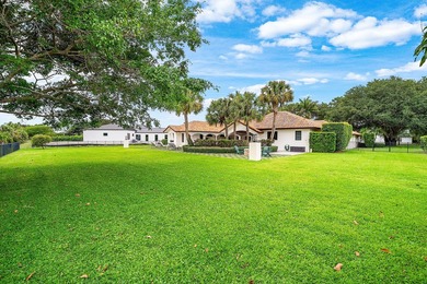 Beautifully reimagined and fully updated single story estate in - photo 48