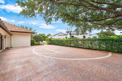 Beautifully reimagined and fully updated single story estate in - photo 49