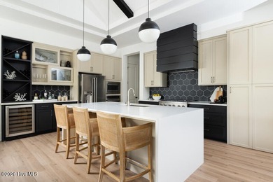 Situated along the tranquil Airlie Road in Wilmington, North - photo 5