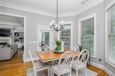 Stunning home located on the golf course in the highly desirable - photo 17