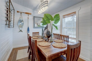 Beautiful coastal cottage, completely remodeled, new 40yrroof,AC - photo 10