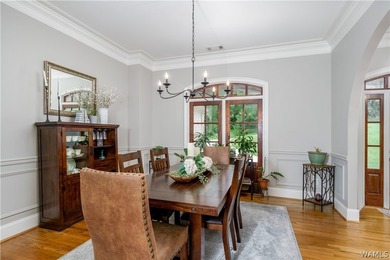 Stunning home located on the golf course in the highly desirable - photo 21