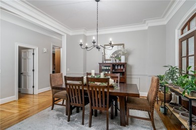 Stunning home located on the golf course in the highly desirable - photo 23