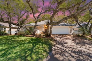 Beautiful Rockport Country Club home , perfectly positioned on - photo 1