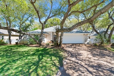 Beautiful Rockport Country Club home , perfectly positioned on - photo 2