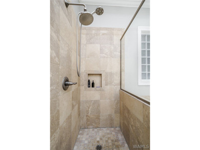 Stunning home located on the golf course in the highly desirable - photo 32