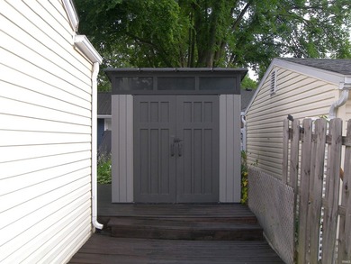 Immediate possession available with this year around 2 bedroom - photo 36