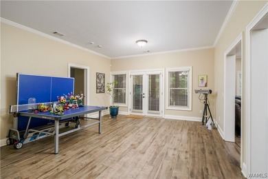 Stunning home located on the golf course in the highly desirable - photo 39