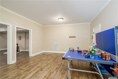 Stunning home located on the golf course in the highly desirable - photo 40