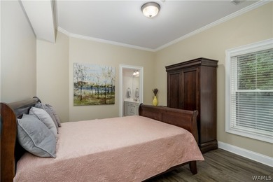 Stunning home located on the golf course in the highly desirable - photo 41