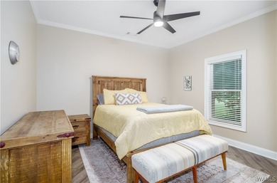 Stunning home located on the golf course in the highly desirable - photo 43