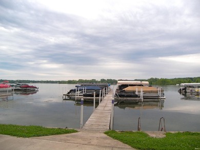 Immediate possession available with this year around 2 bedroom - photo 44