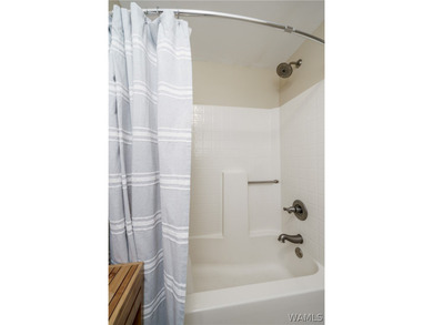 Stunning home located on the golf course in the highly desirable - photo 45