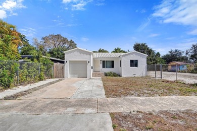 Bright, newly renovated 2-bed, 1-bath home plus versatile den in - photo 5