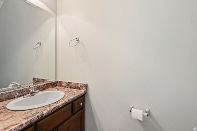 Well-maintained 2-bedroom, 1.5-bath townhome offering - photo 8