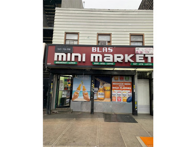 R7A zoning! Excellent Opportunity for investors to own a - photo 1