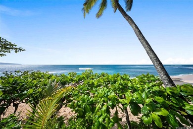 Set directly on the sand at world-famous Sunset Beach, this - photo 21