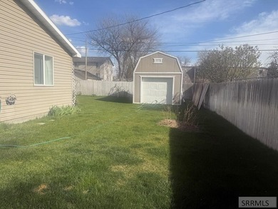 This charming 3-bedroom, 2-bathroom twin home is located in the - photo 22