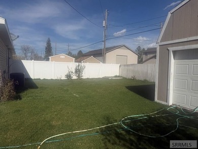 This charming 3-bedroom, 2-bathroom twin home is located in the - photo 24