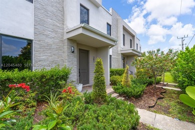 Welcome to this beautifully upgraded 2022 fee simple townhome in - photo 31