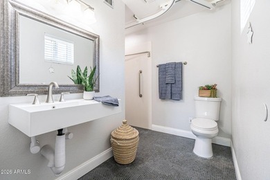 Beautifully maintained 2 bedroom, 2 bathroom home thoughtfully - photo 10