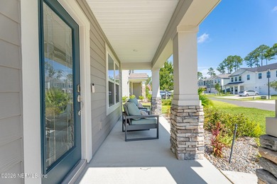 Beautifully maintained 4-bedroom home with sophisticated design - photo 3