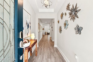 Beautifully maintained 4-bedroom home with sophisticated design - photo 4