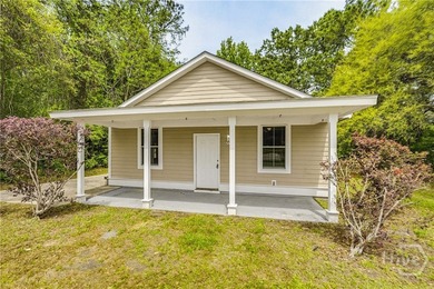 No HOA! Private Lot! Take a look at this newly updated 3-bedroom - photo 4