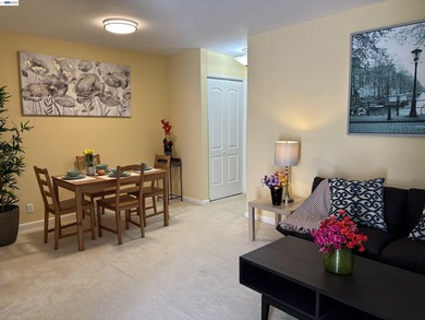 Charming upper-floor condo located in the desirable gated - photo 11