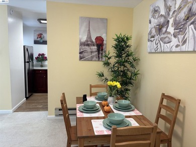 Charming upper-floor condo located in the desirable gated - photo 18